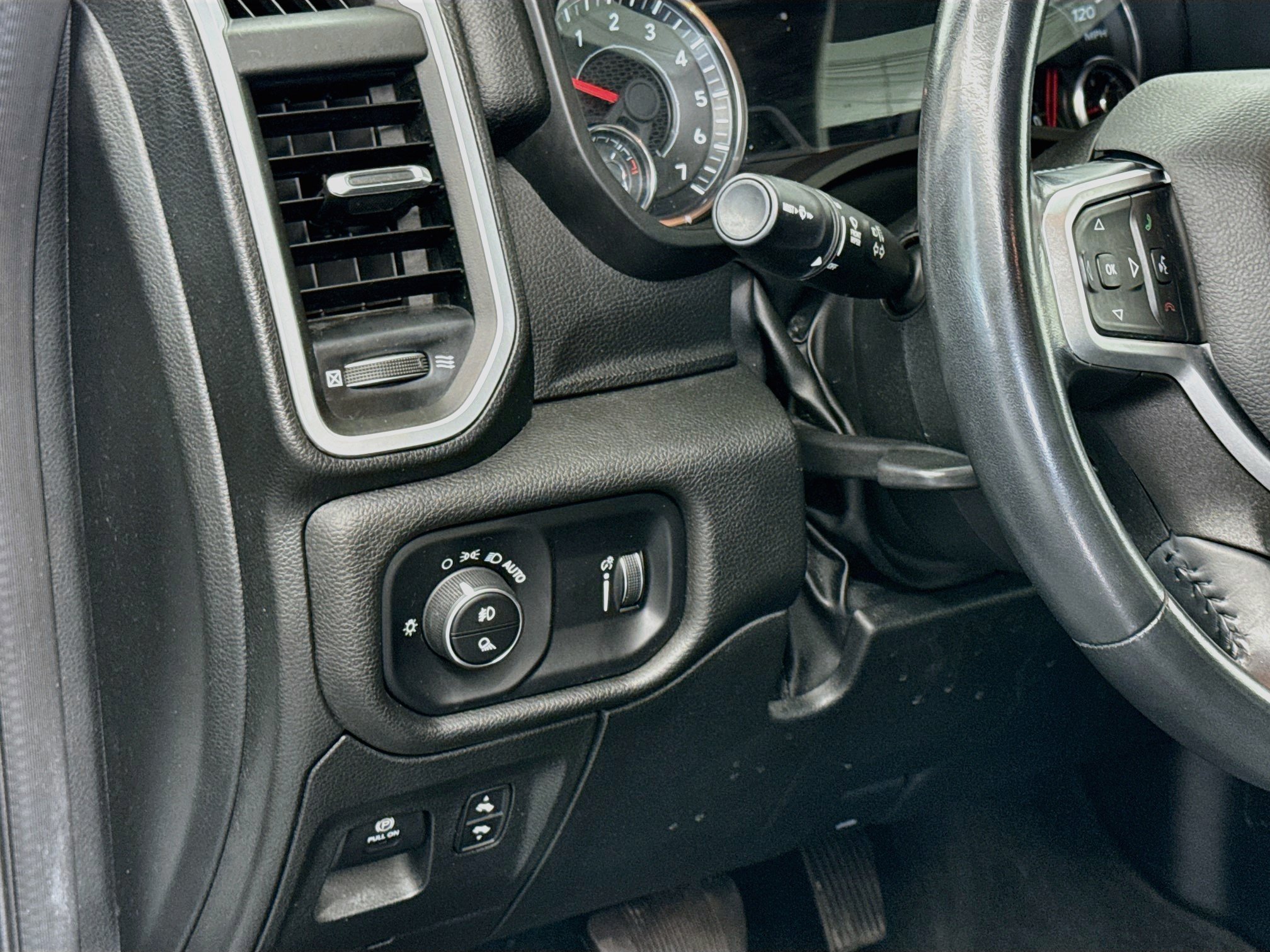 Used 2023 RAM 1500 Big Horn AWD/4WD image 16