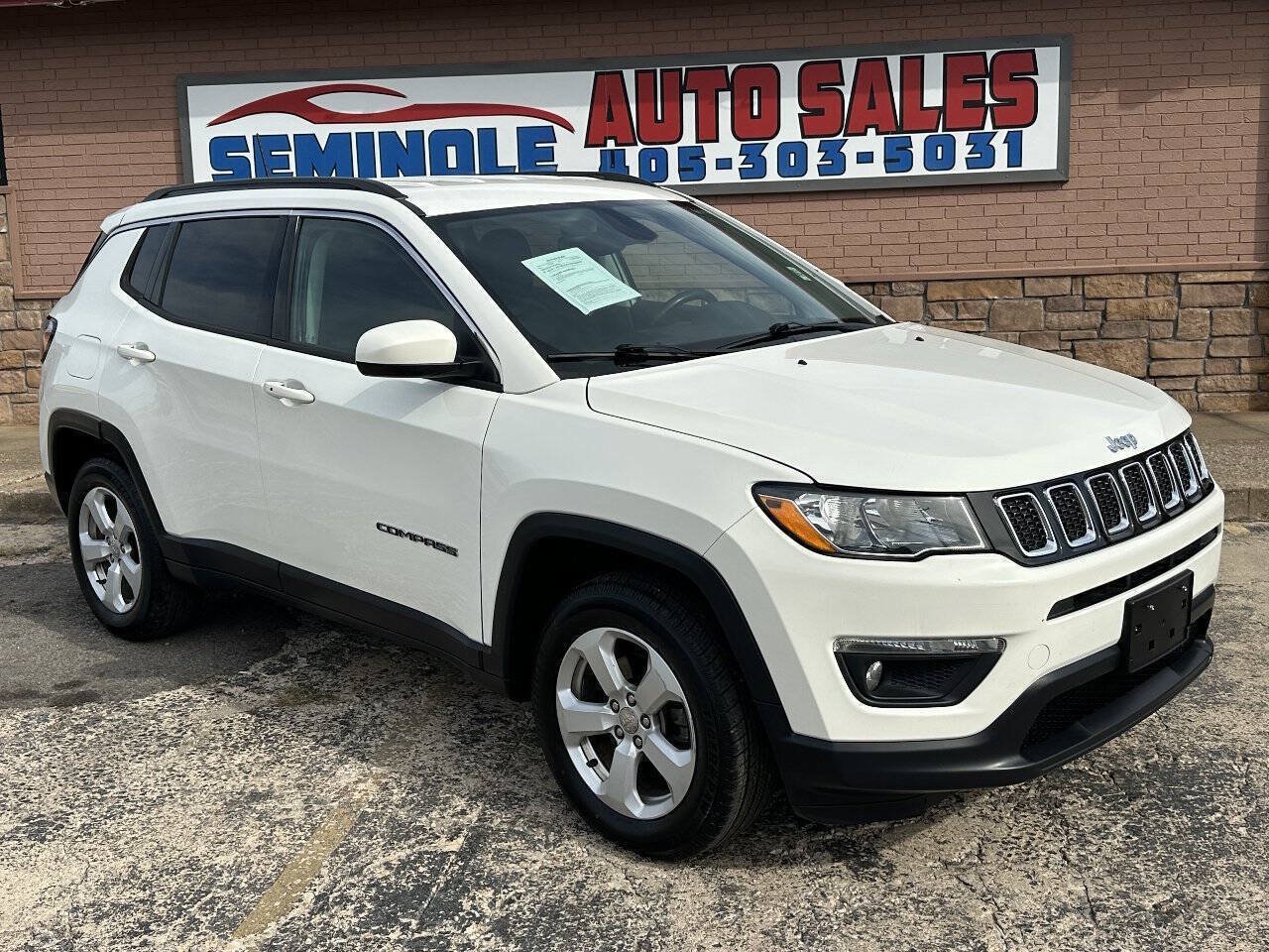 Used 2018 Jeep Compass Latitude w/ Popular Equipment Group AWD/4WD image 2