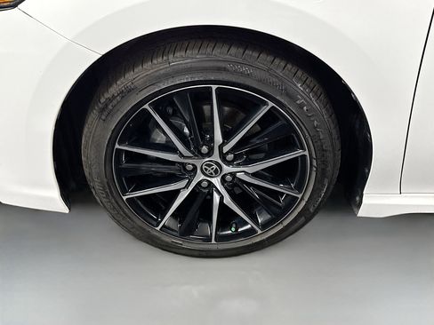 Used 2022 Toyota Camry SE w/ Convenience Package FWD image 38