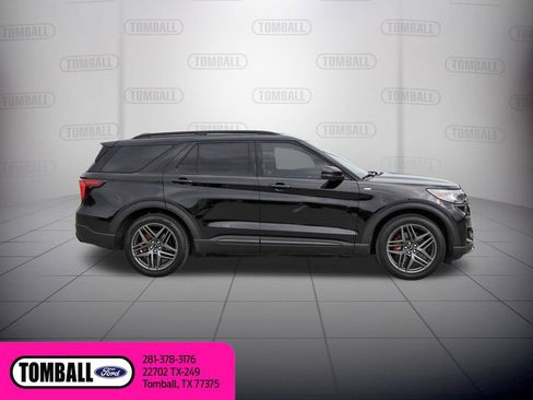 Certified 2025 Ford Explorer ST-Line w/ Premium Package RWD image 8