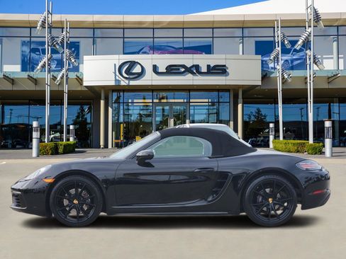 Used 2018 Porsche 718 Boxster image 3