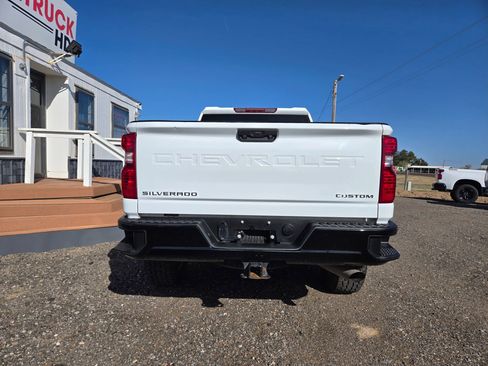 Used 2023 Chevrolet Silverado 2500 Custom w/ Custom Value Package image 6