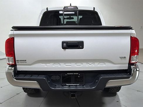 Used 2017 Toyota Tacoma SR5 image 4