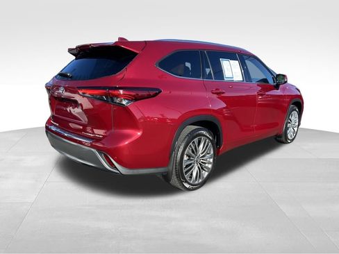 Used 2021 Toyota Highlander Platinum image 7