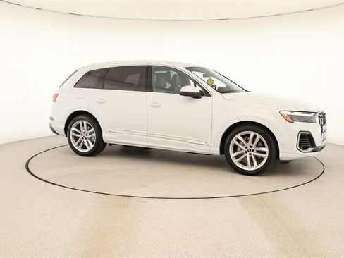 New 2025 Audi Q7 3.0T Premium Plus image 9