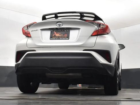 Used 2022 Toyota C-HR XLE FWD image 13