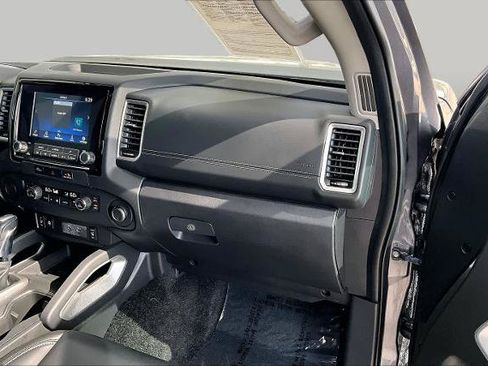 Certified 2024 Nissan Frontier SL RWD image 19