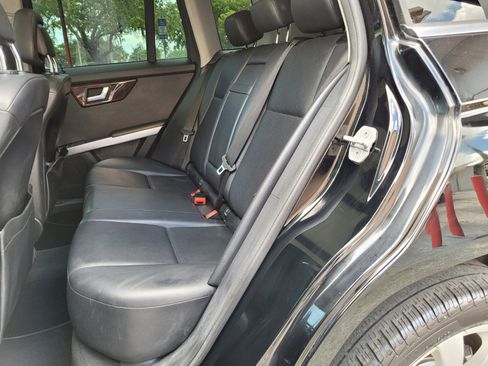 Used 2012 Mercedes-Benz GLK 350 4MATIC image 5