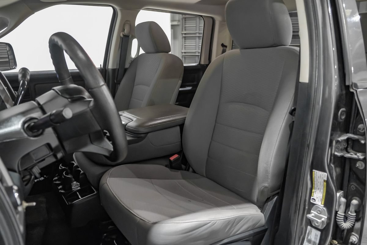 Used 2015 RAM 3500 Tradesman w/ Chrome Appearance Group AWD/4WD image 28