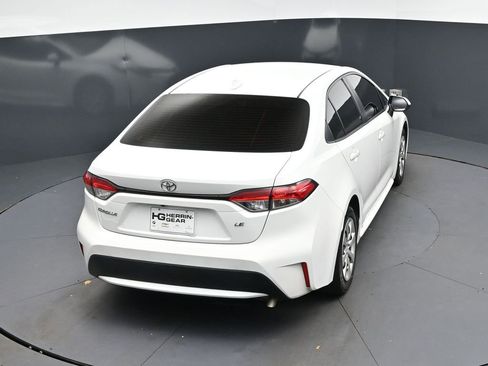 Used 2022 Toyota Corolla LE FWD image 35
