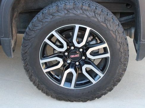 Used 2023 GMC Sierra 1500 AT4 w/ AT4 Premium Package image 30