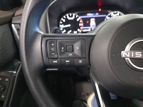 Used 2023 Nissan Rogue S image 16