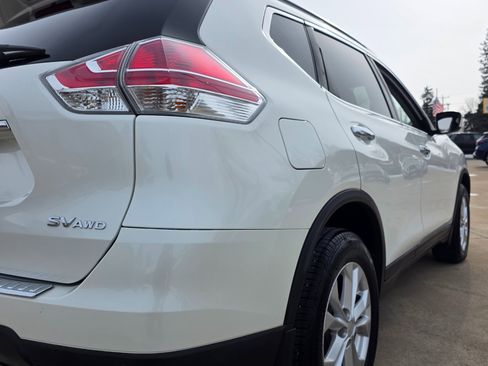 Used 2016 Nissan Rogue SV image 19
