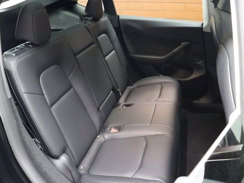 Used 2022 Tesla Model Y Performance image 44