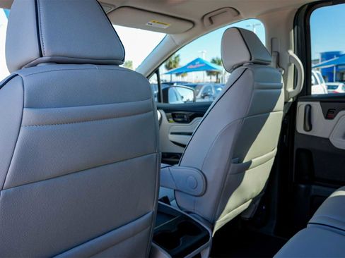 Certified 2026 Honda Odyssey Touring image 12