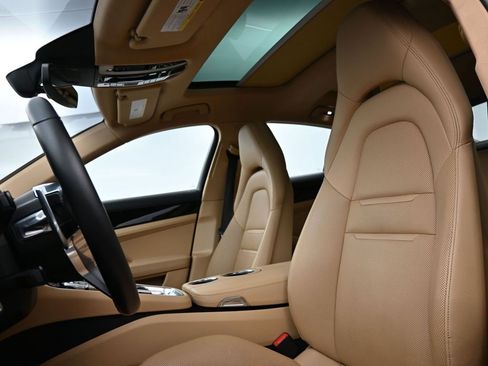 Used 2018 Porsche Panamera 4S image 5