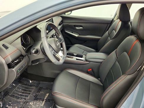 Used 2025 Nissan Sentra SR w/ SR Premium Package FWD image 19