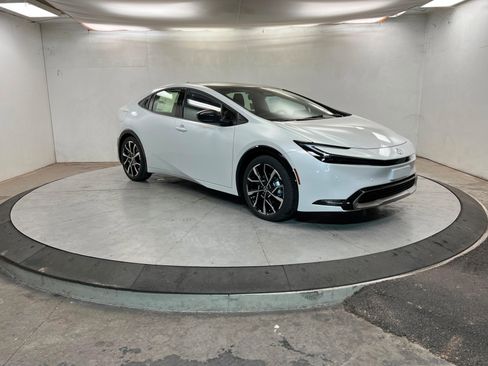 New 2026 Toyota Prius Plug-In Hybrid image 7