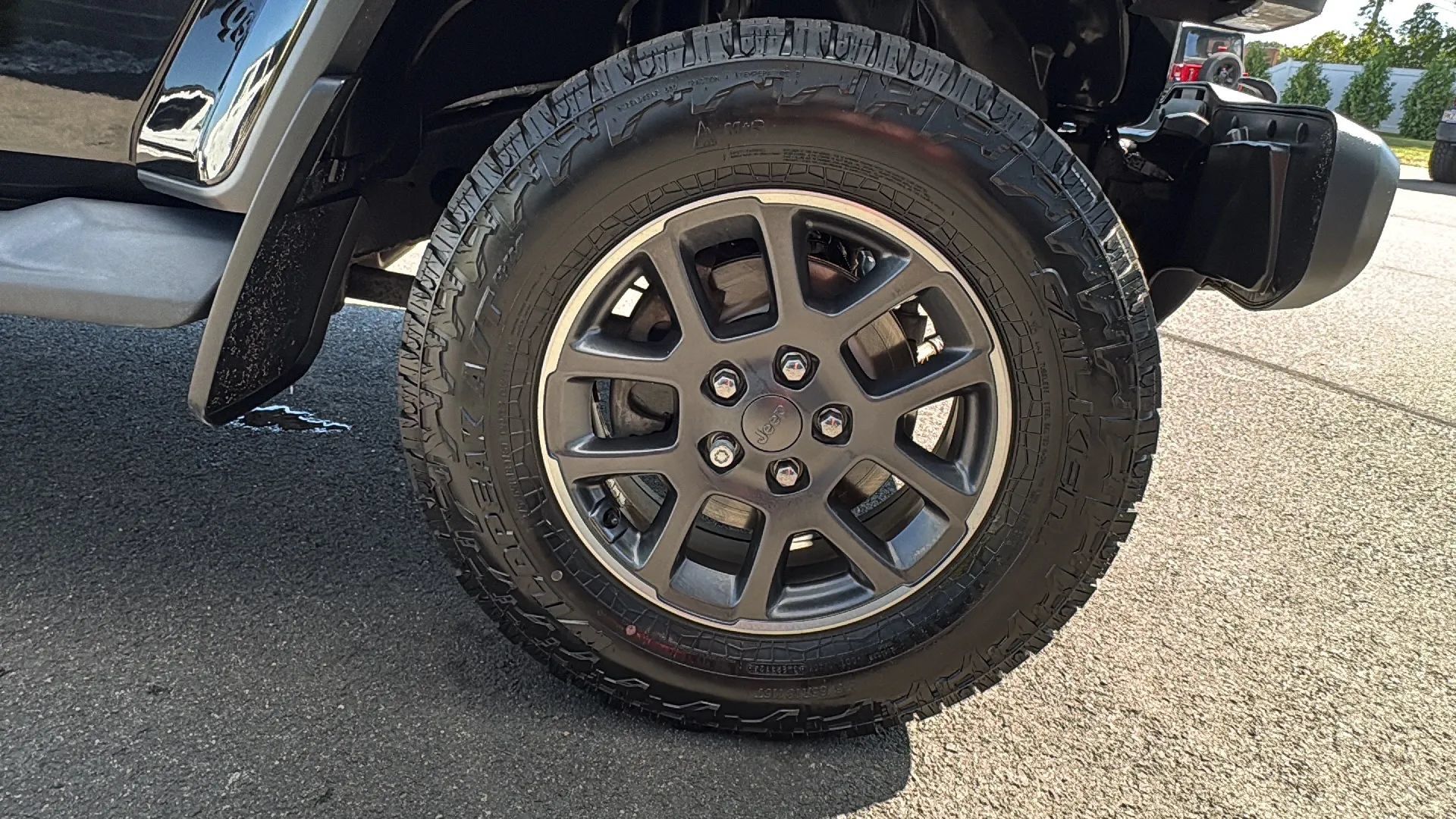 Used 2020 Jeep Gladiator Overland AWD/4WD image 19