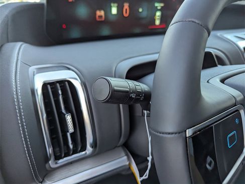 New 2025 Ford Expedition Platinum w/ Driver's Package image 21