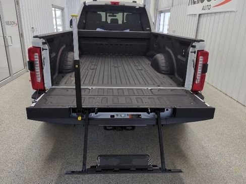 Used 2025 Ford F350 Lariat w/ Lariat Ultimate Package AWD/4WD image 17