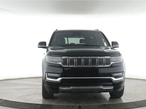 Used 2025 Jeep Grand Wagoneer 4WD image 12