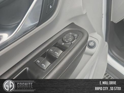 Used 2022 GMC Terrain SLT AWD/4WD image 12