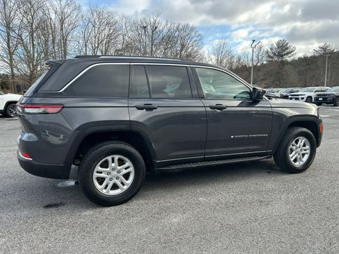 Used 2023 Jeep Grand Cherokee Laredo w/ Luxury Tech Group I image 5