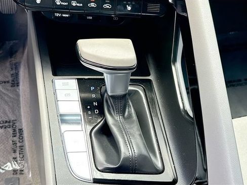 Certified 2025 Hyundai Elantra SEL FWD image 16