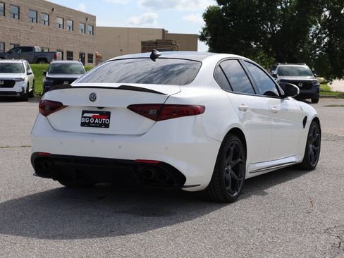 Used 2018 Alfa Romeo Giulia Quadrifoglio w/ Driver Assist Dynamic Package RWD image 9