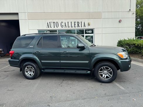Used 2007 Toyota Sequoia SR5 AWD/4WD image 3