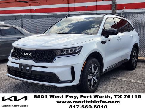 Certified 2023 Kia Sorento S FWD image 2