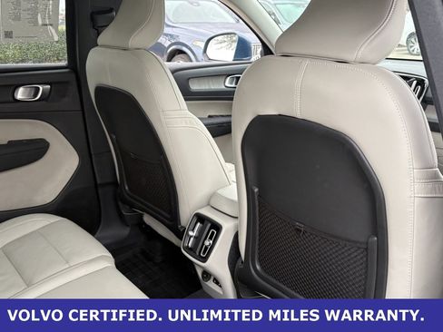 Certified 2023 Volvo XC40 B5 Ultimate w/ Protection Package Premier image 33