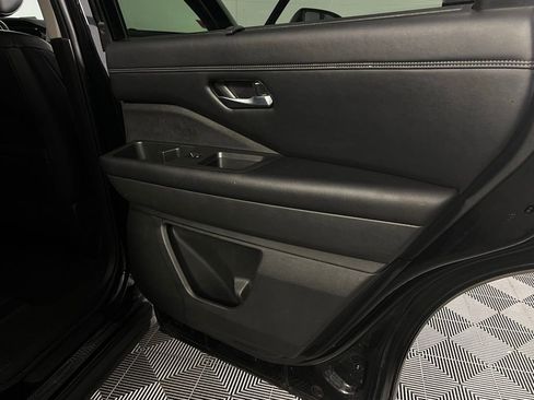 Used 2023 Nissan Pathfinder Platinum w/ Cargo Package image 30