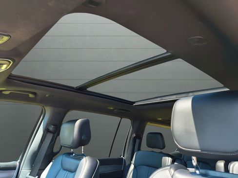 Used 2024 Jeep Wagoneer Series II image 33