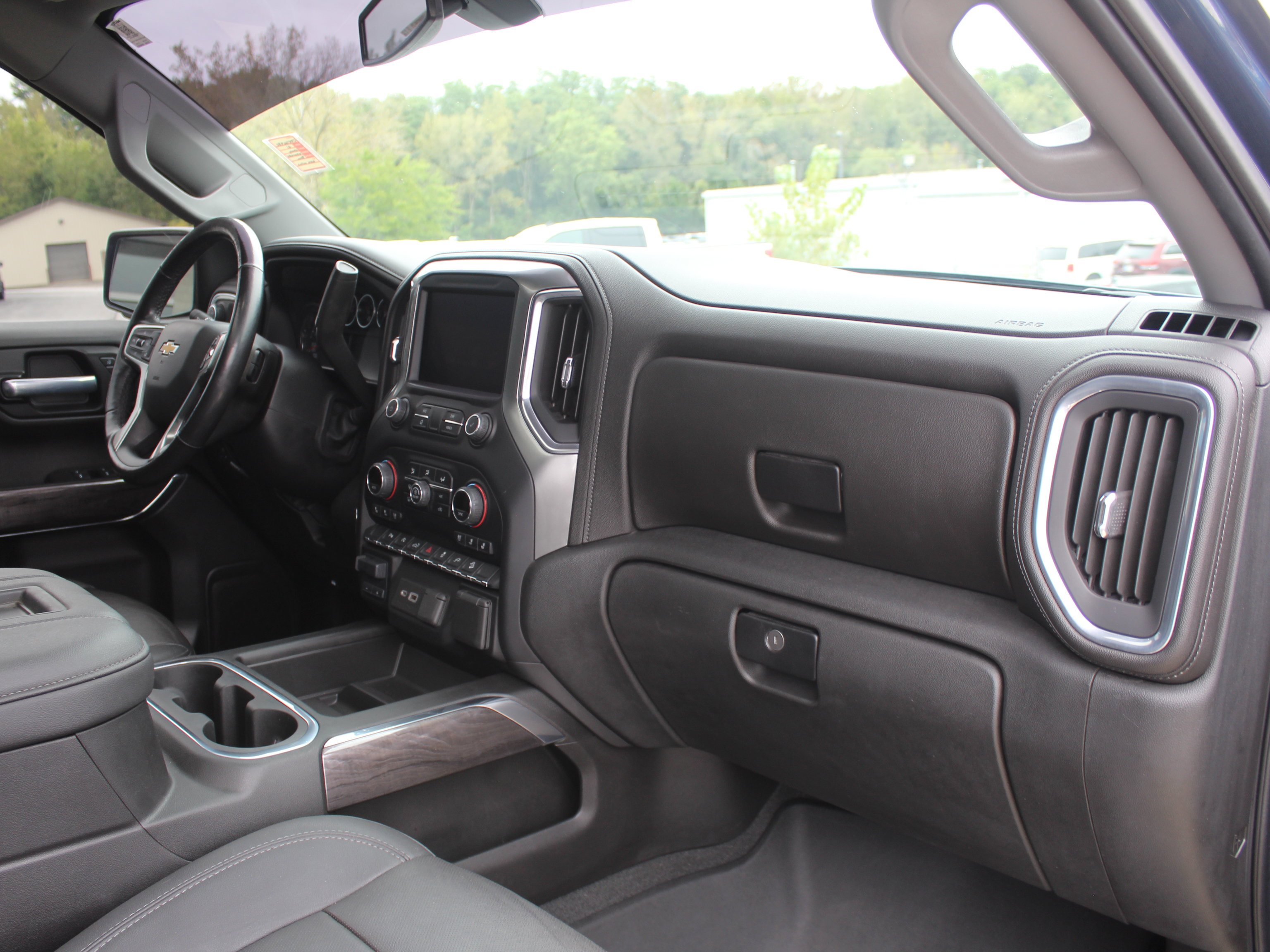Used 2021 Chevrolet Silverado 1500 LTZ AWD/4WD image 28