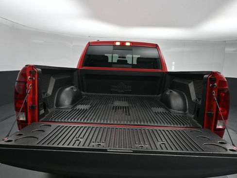 Used 2018 RAM 1500 Classic SLT AWD/4WD image 42