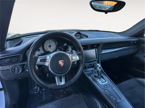 Used 2014 Porsche 911 GT3 w/ Carbon Interior Package RWD image 10