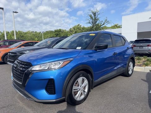 Used 2021 Nissan Kicks S FWD image 3