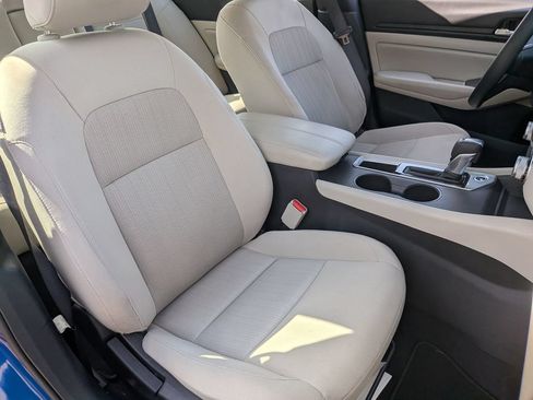 Used 2025 Nissan Altima 2.5 SV FWD image 33