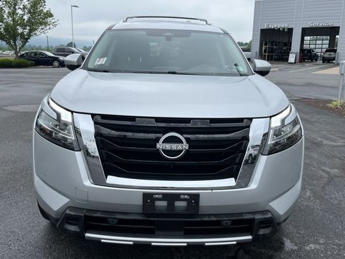 Used 2023 Nissan Pathfinder SL w/ SL Premium Package AWD/4WD image 11