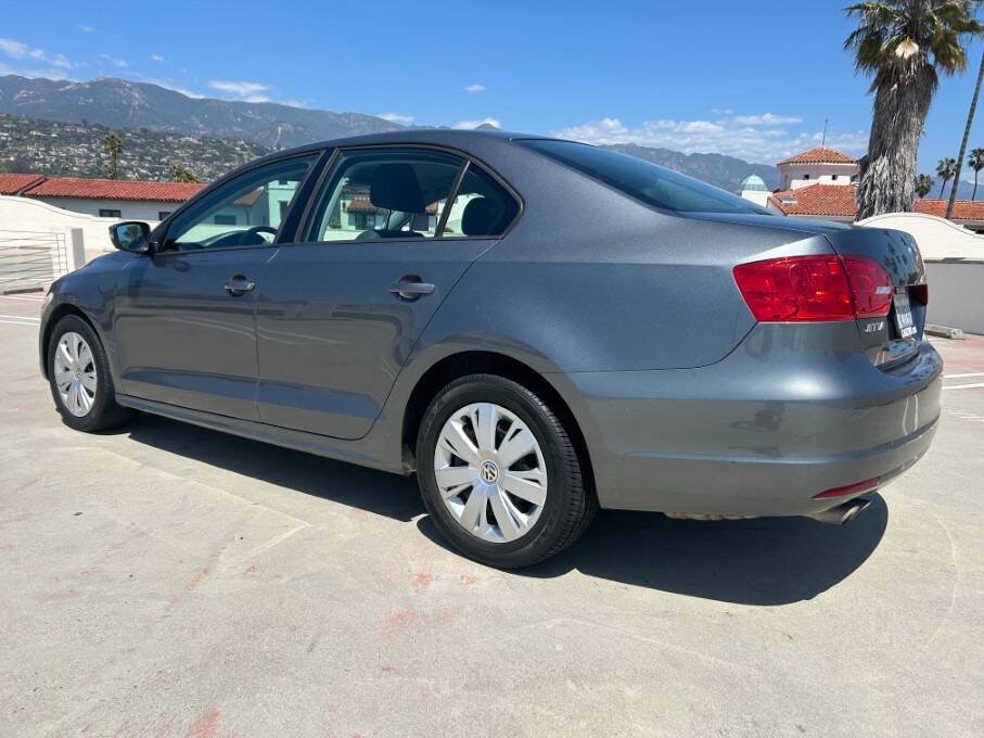 Used 2012 Volkswagen Jetta SE FWD image 4