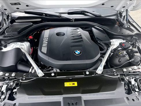 Certified 2026 BMW 550e xDrive AWD/4WD image 28