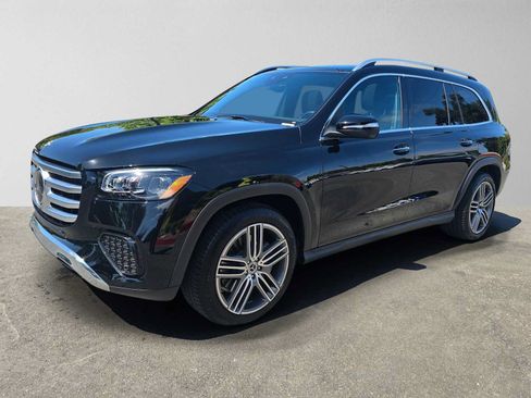 Used 2026 Mercedes-Benz GLS 450 4MATIC image 9