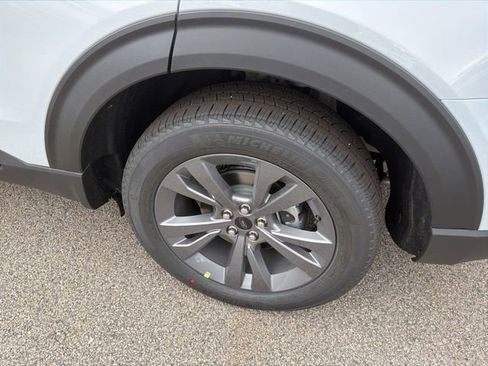 New 2026 Ford Explorer Active w/ Active Comfort Package AWD/4WD image 7