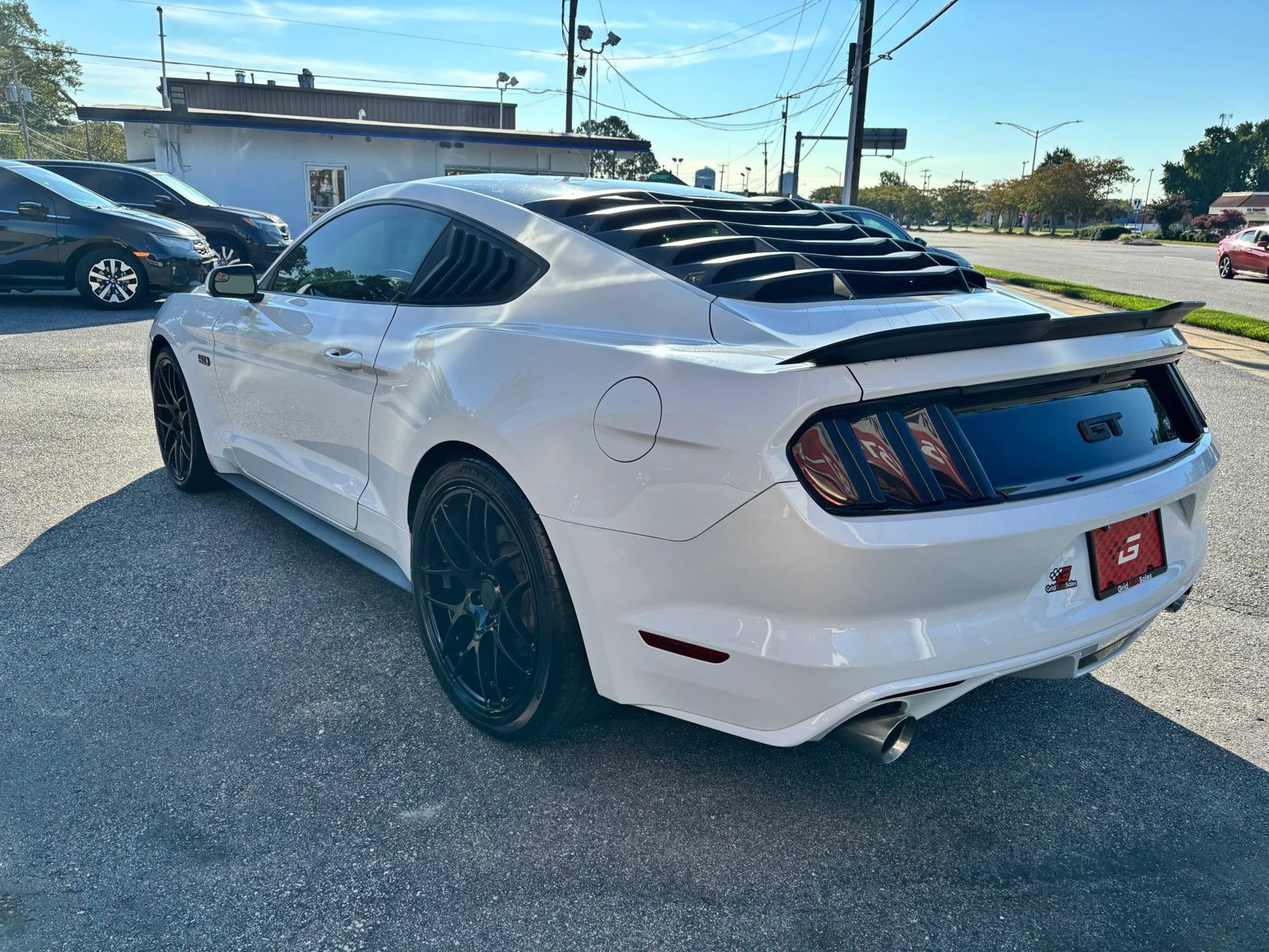 Used 2017 Ford Mustang GT w/ Black Accent Package RWD image 5