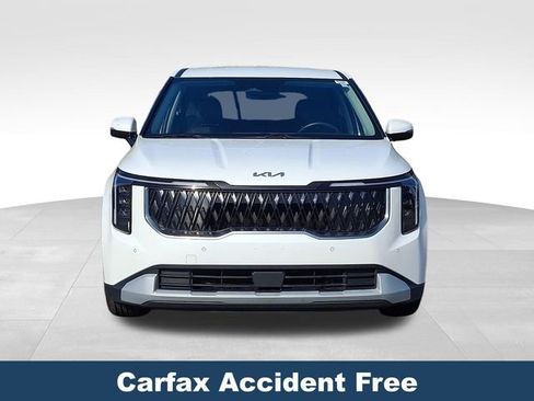 Used 2025 Kia Carnival FWD image 3