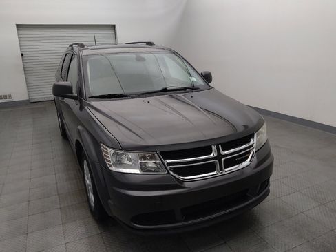 Used 2020 Dodge Journey SE w/ SE Popular Equipment Group FWD image 14