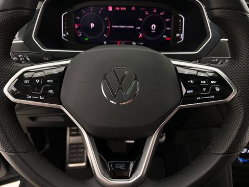 Used 2024 Volkswagen Tiguan SEL R-Line image 16