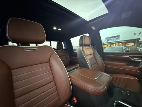 Used 2024 GMC Sierra 3500 Denali Ultimate image 27